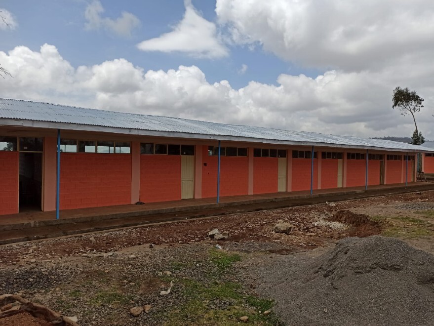 Costruzione della scuola primaria a Berkoncio